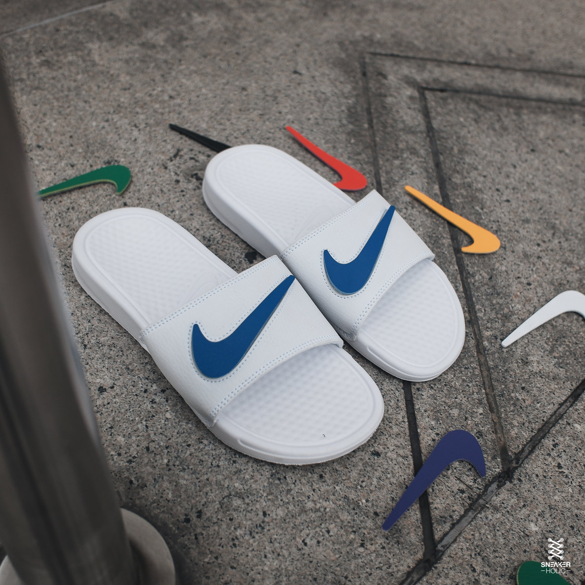 nike benassi changeable swoosh