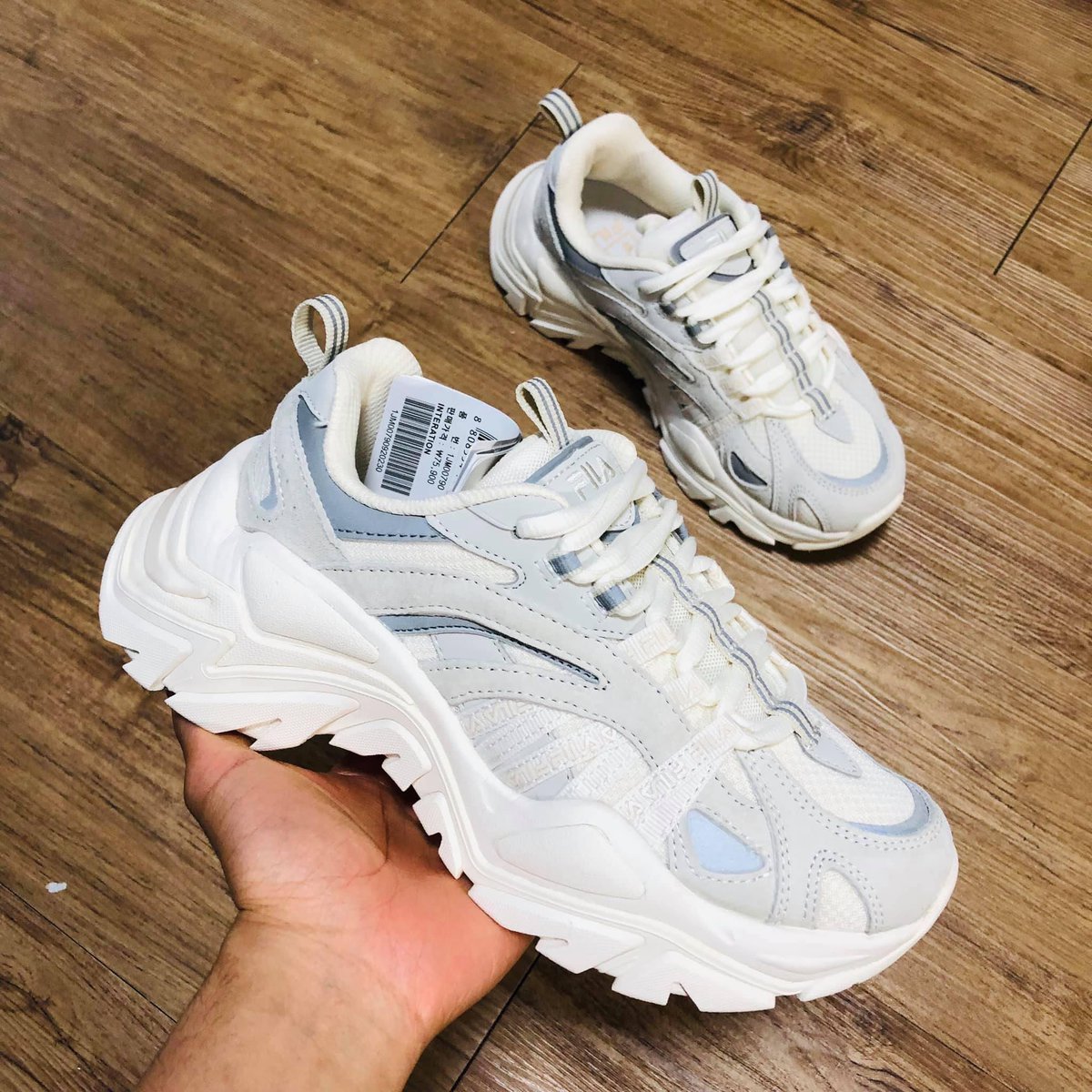 grey fila disruptor