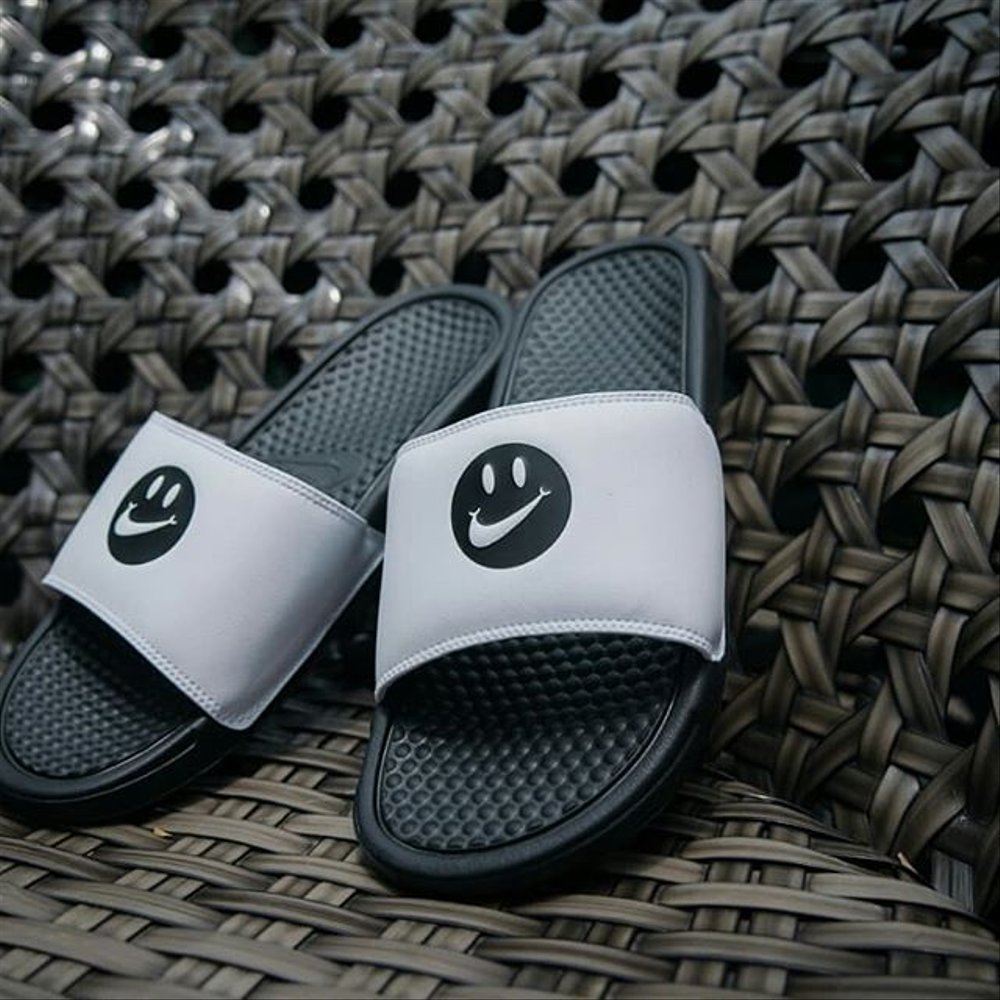 nike benassi have a nike day