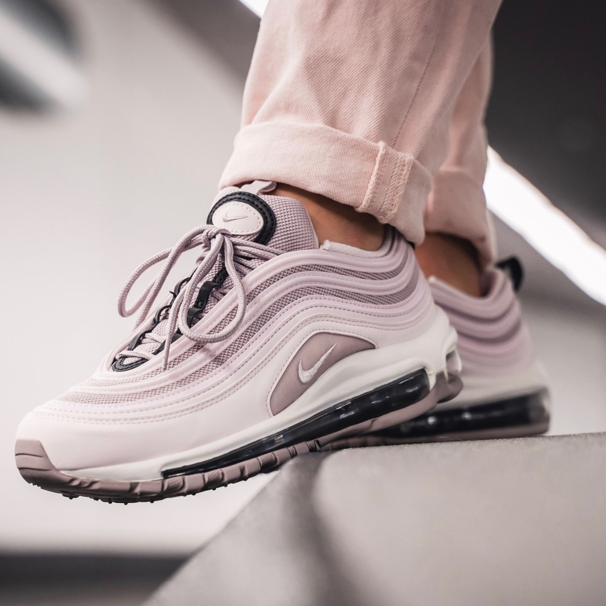 airmax 97 pale pink