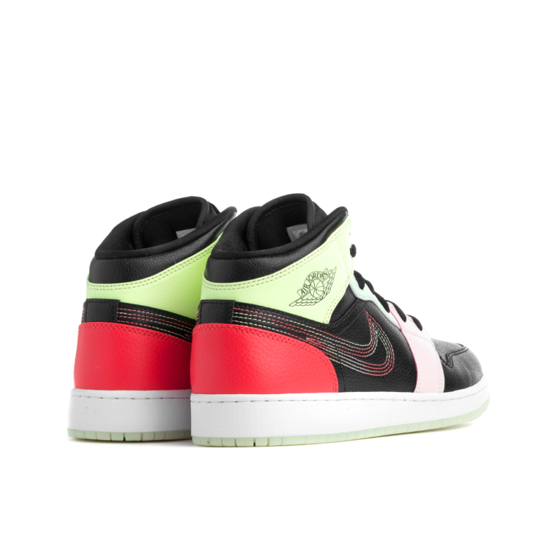 glow in the dark jordan 1 mid