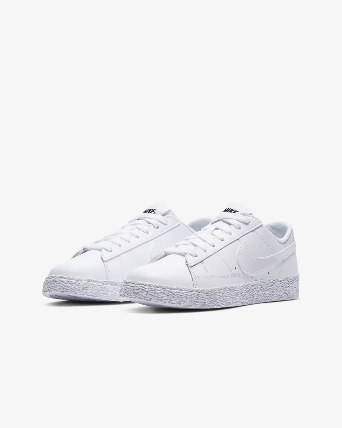 nike blazer low vintage white