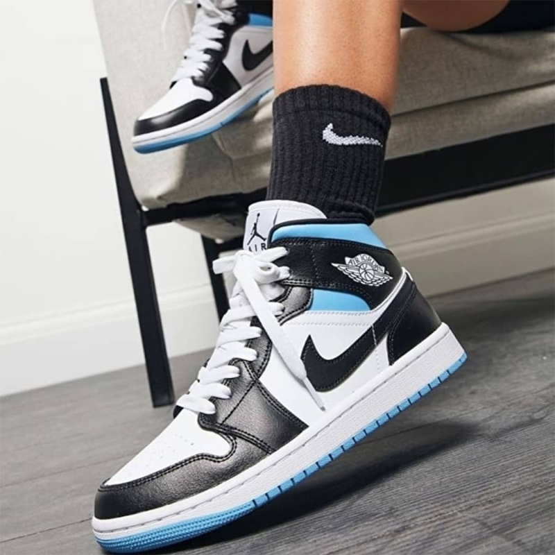 Air Jordan 1 Mid - University Blue