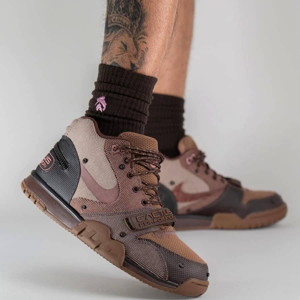 giay-nike-air-trainer-1-sp-travis-scott-wheat-DR7515-200-chinh-hang