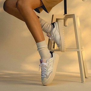 giay-new-balance-CT302-white-black-CT302OD-chinh-hang-sneakerholic
