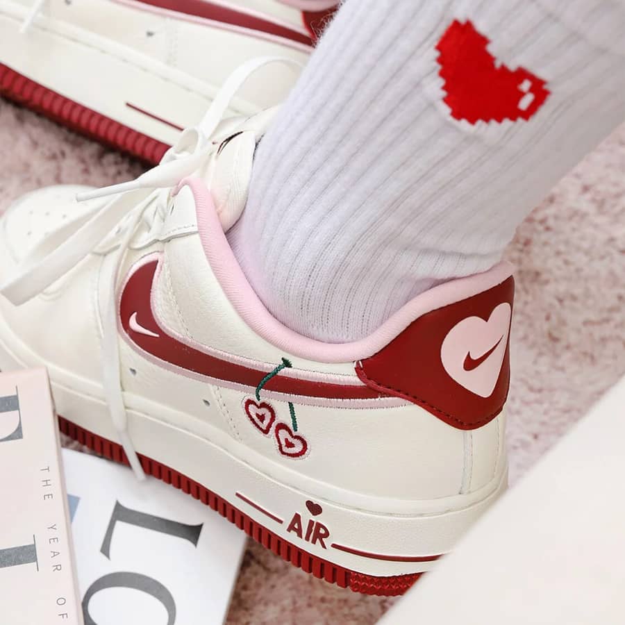 Nike Air Force 1 Low - Valentine's Day 2023