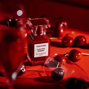 nuoc-hoa-tom-ford-electric-cherry-edp-50ml-sneakerholic