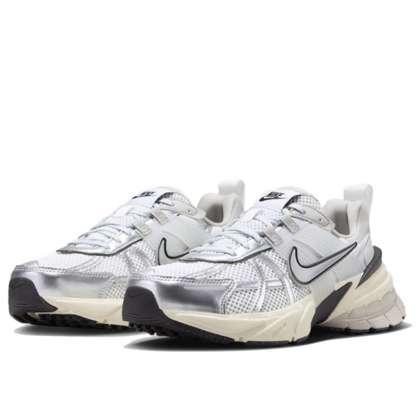 nike-v2k-run-summit-white-metallic-silver-chinh-hang-fd0736-100