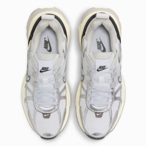 nike-v2k-run-summit-white-metallic-silver-chinh-hang-fd0736-100