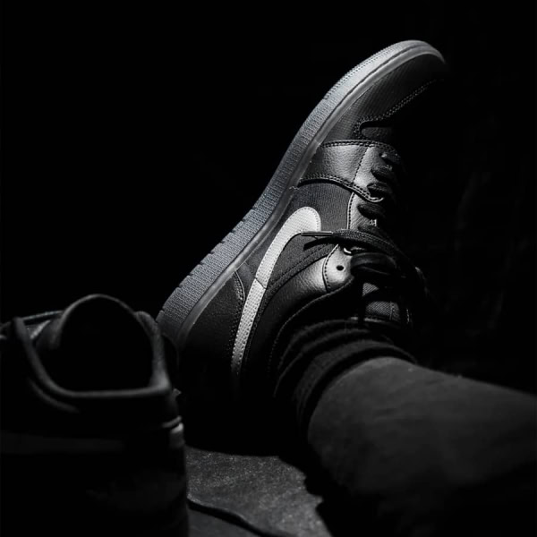 air-jordan-1-low-dark-smoke-grey-hv5968-001-sneakerholic