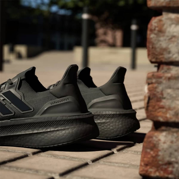 adidas-ultraboost-5-triple-black-ID8812-sneakerholic