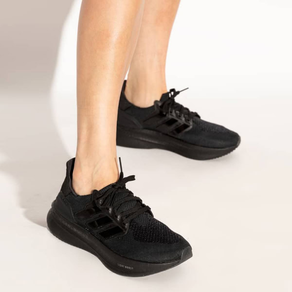 adidas-ultraboost-5-triple-black-ID8812-sneakerholic