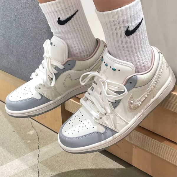 Air Jordan 1 Low - Sail Soft Pearl - Hình ảnh 6